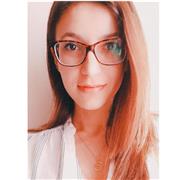 Laureata in Chimica e Tecnologia Farmaceutiche impartisce lezioni di scienze naturali, scienze degli alimenti, biologia, chimica e igiene